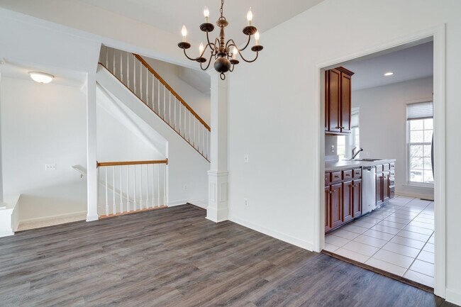 Building Photo - 6327 Dunn Ct