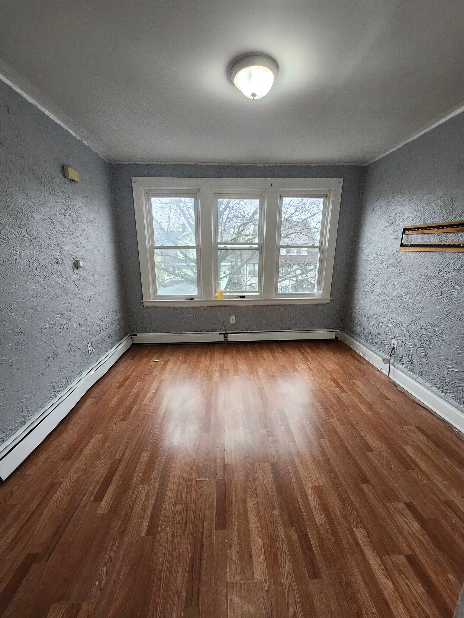 Building Photo - 32 Leo Pl