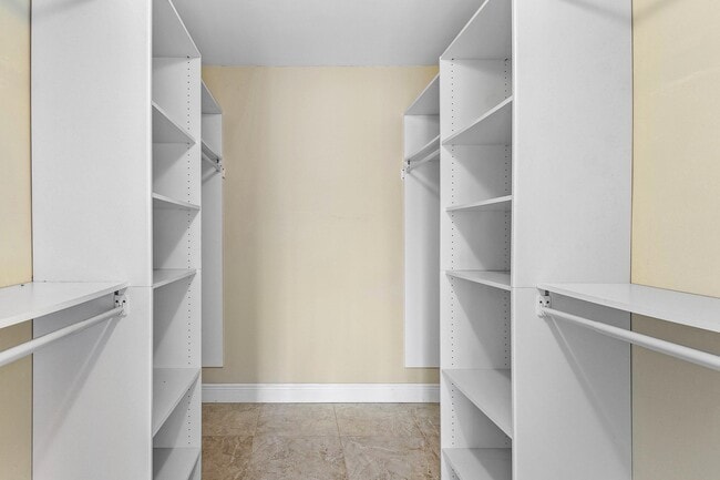 Building Photo - 826 Sky Pine Way