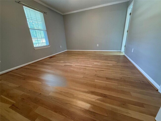 Building Photo - 6330 Oak View Dr