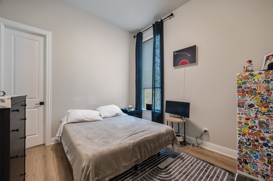 Bedroom - 2016 Strolling Way