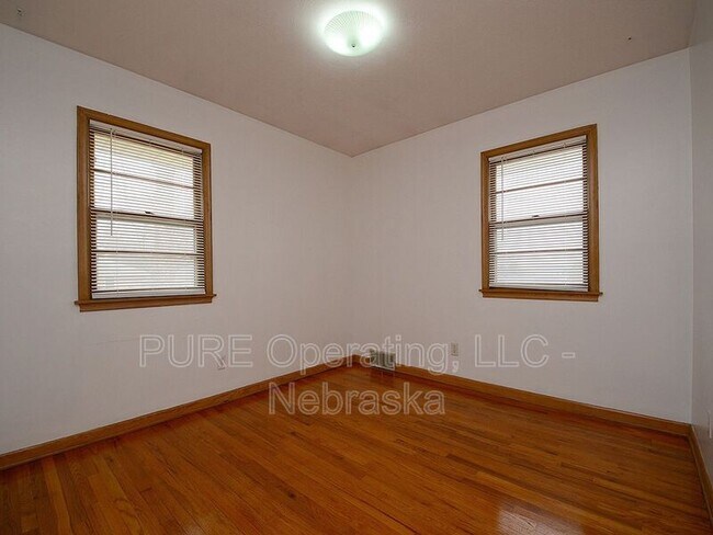 Building Photo - 3333 S 82nd St