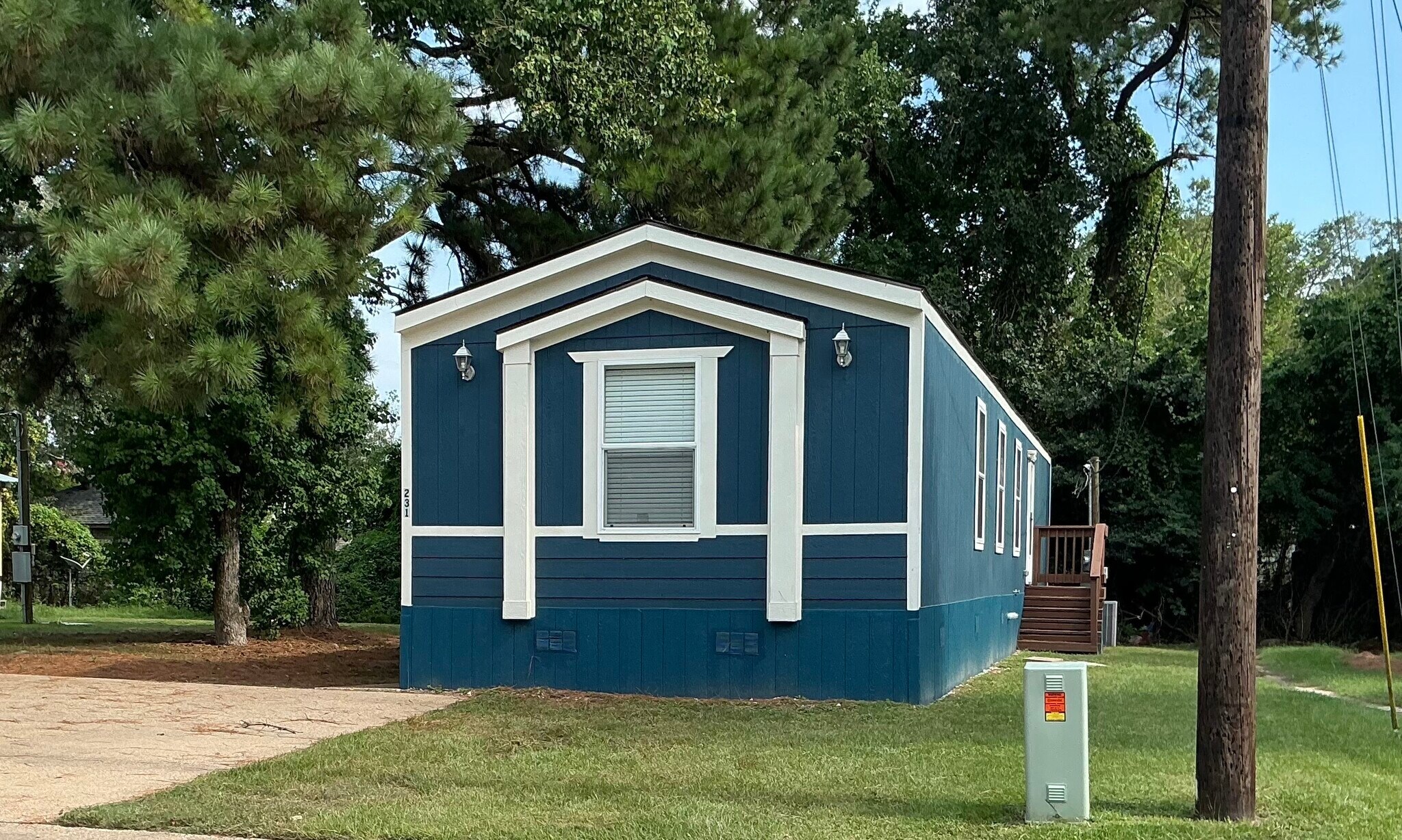 Building Photo - 231 Fryer St