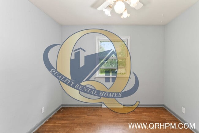 Building Photo - Available Now! - 3 Bedroom, 1 Bathroom in ...