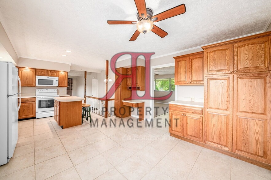 Building Photo - 7775 Peter Hoover Rd