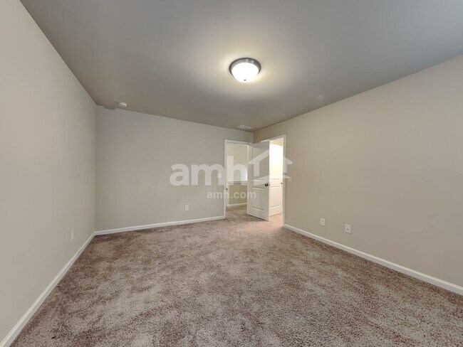 Building Photo - 214 Omega Ct