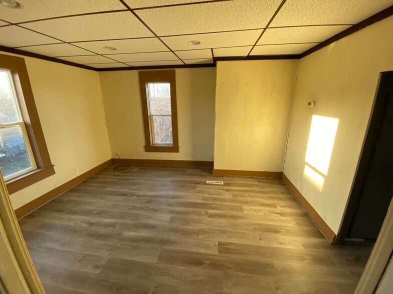 Living room - 630 9th ave s