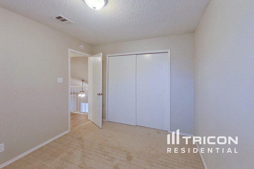 Building Photo - 5617 Wembley Downs Dr