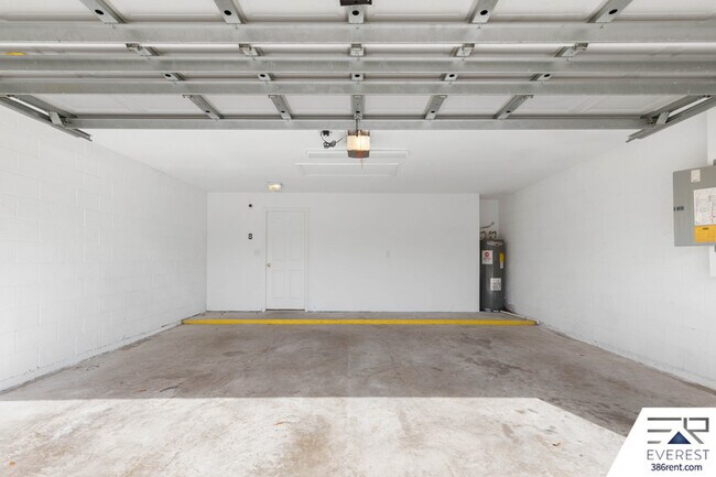 Building Photo - 9 Waywood Pl