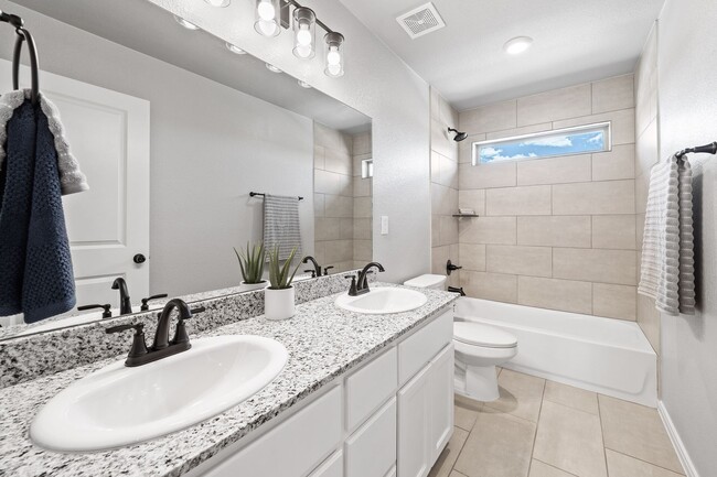 Building Photo - 811 Meiomi Dr