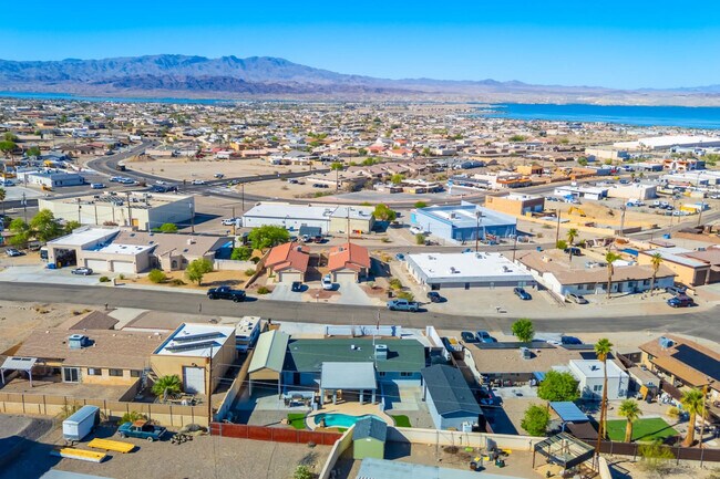 Building Photo - 2261 Sahara Dr