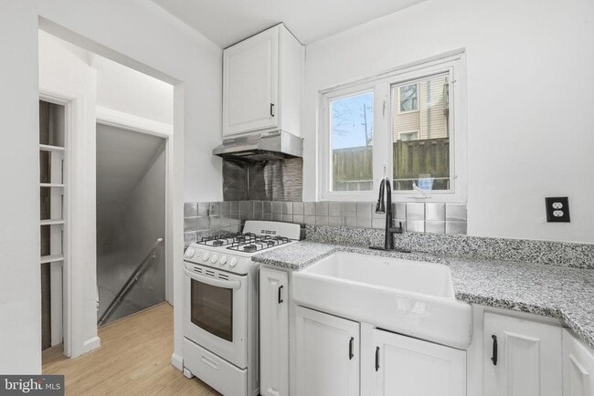 Building Photo - 2030 N Quinn St