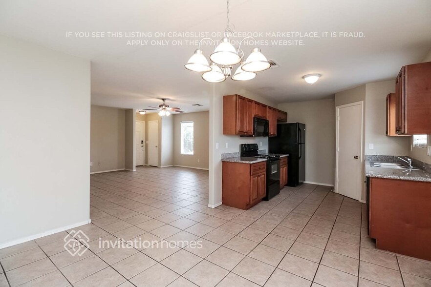 Building Photo - 7226 W Hess Ave