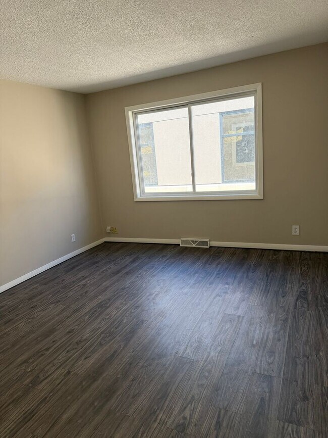 Building Photo - 1622 Washington St NE