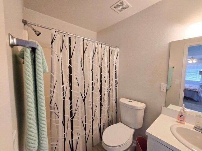 Building Photo - 2/2 Condo in Golf Lake Villas -North Fort ...