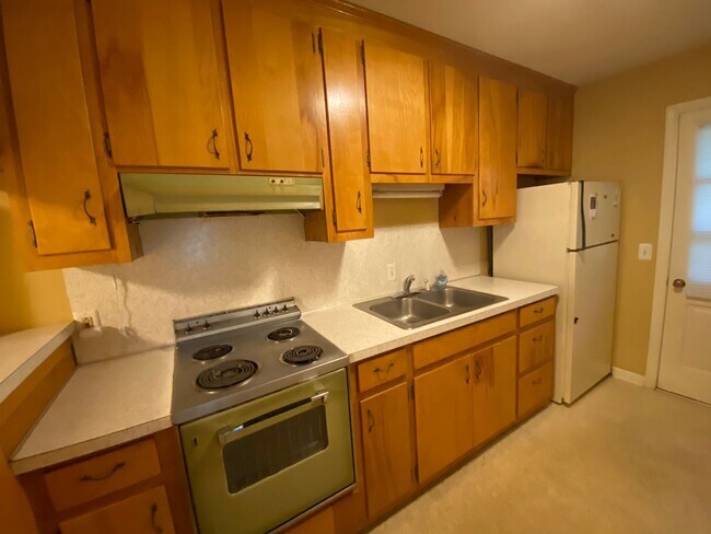 Building Photo - 106 Strode Cir