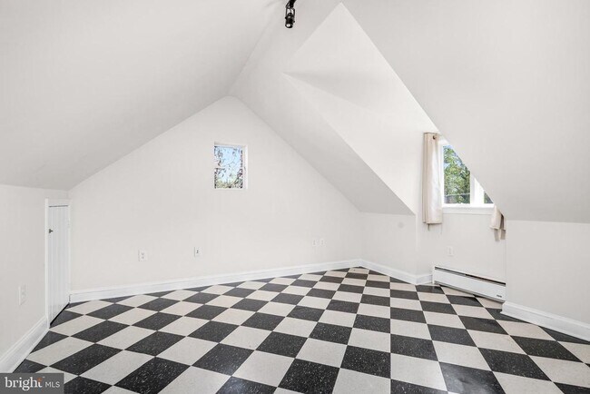 Building Photo - 2238 Meridian St