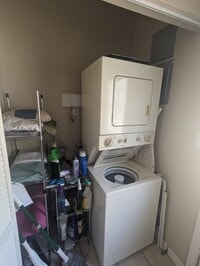 Building Photo - 351 Bayshore Dr