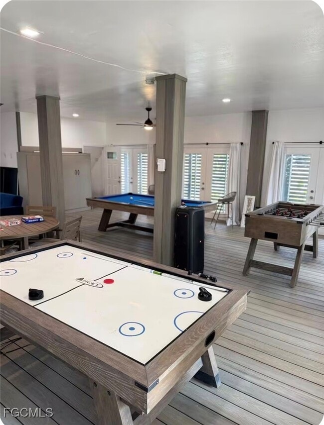 Building Photo - 10440 Yacht Basin Dr