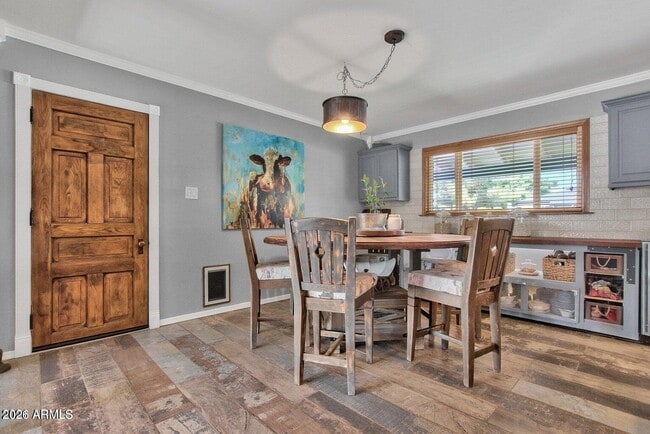 Building Photo - 6621 E 4th St