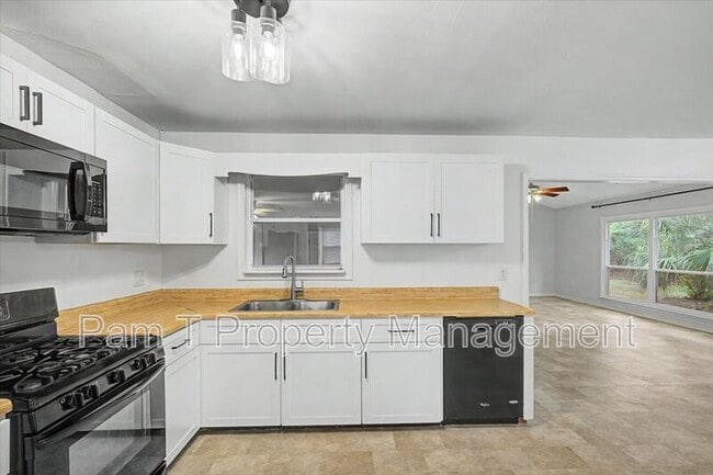 Building Photo - 3712 Oakland Ct