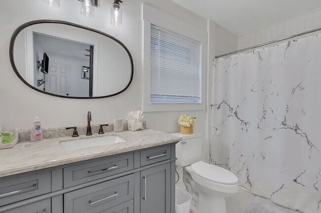 Building Photo - 302 Manden Rd