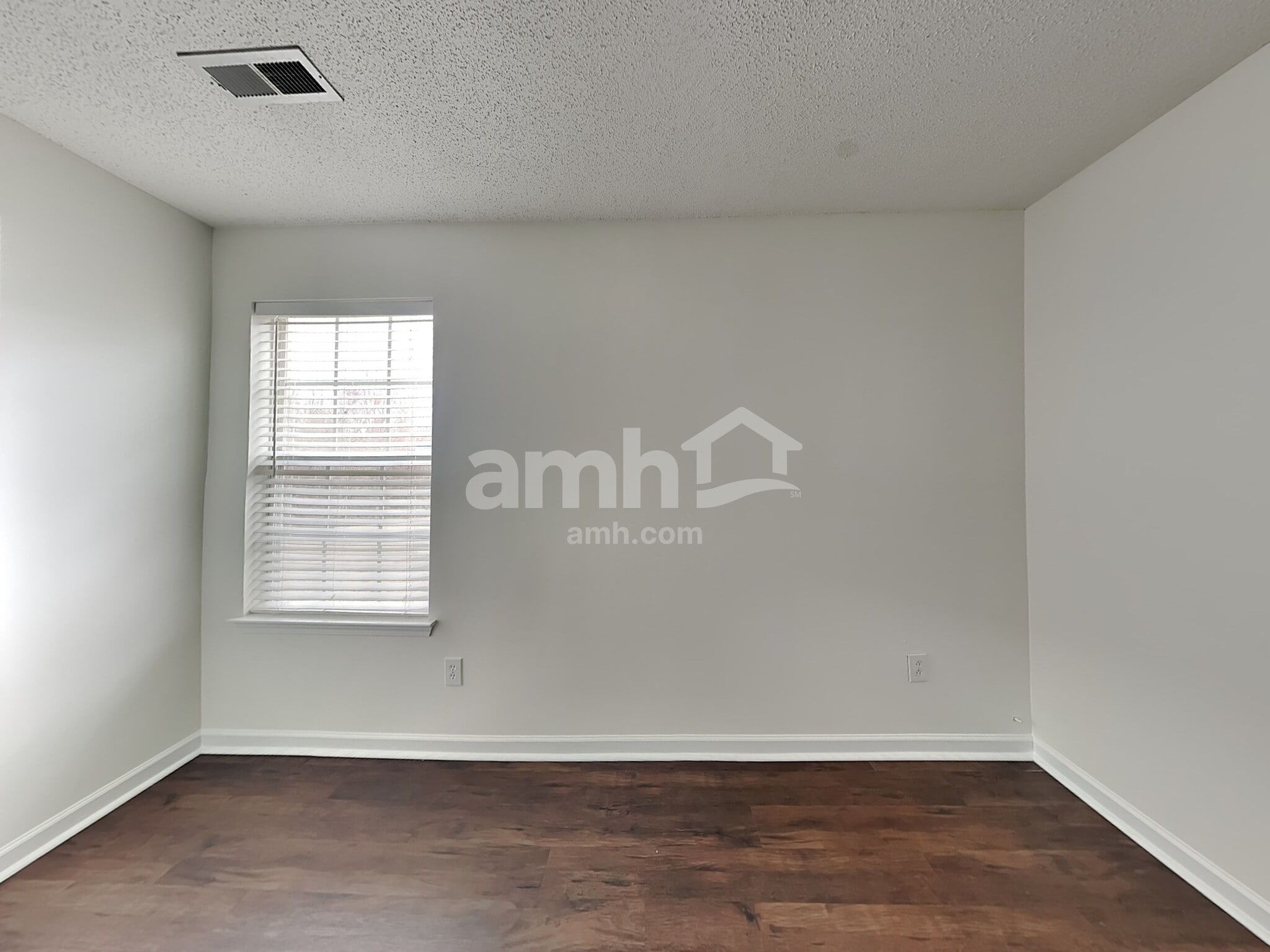 Building Photo - 411 Revis Creek Ct