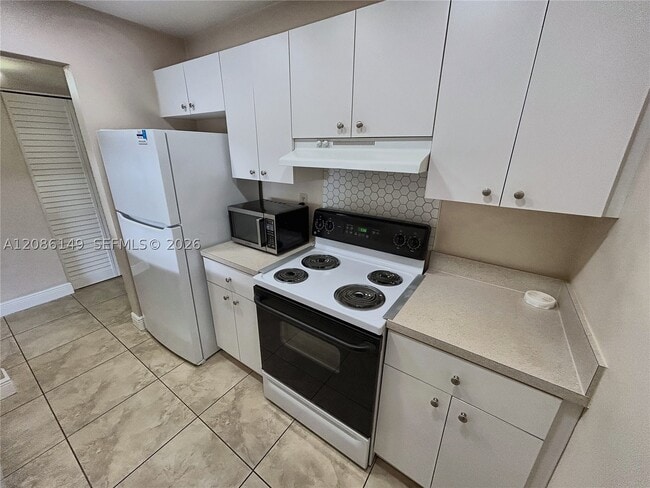 Building Photo - 7477 SW 82nd St
