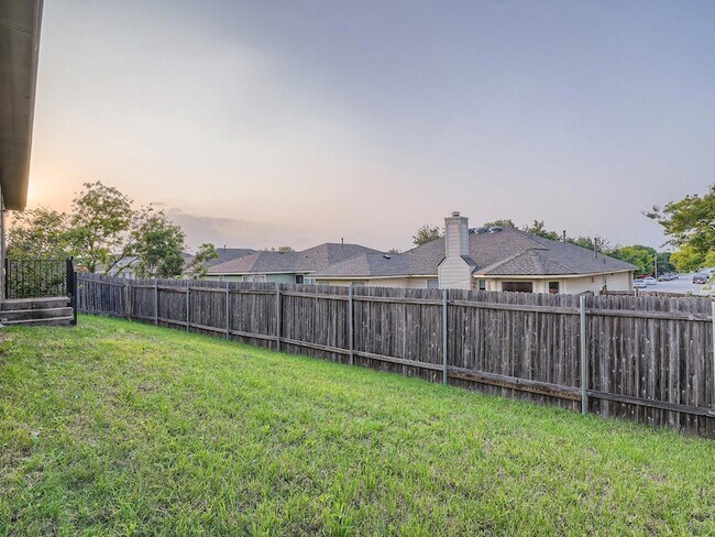 Building Photo - 120 Shiloh Cove
