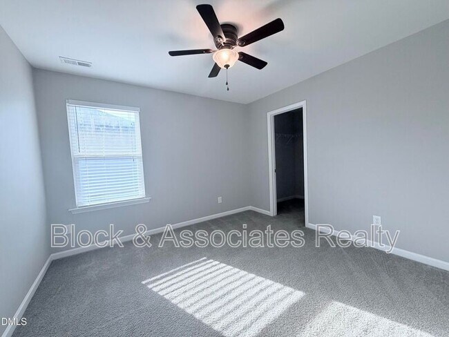 Building Photo - 504 Eno Dr