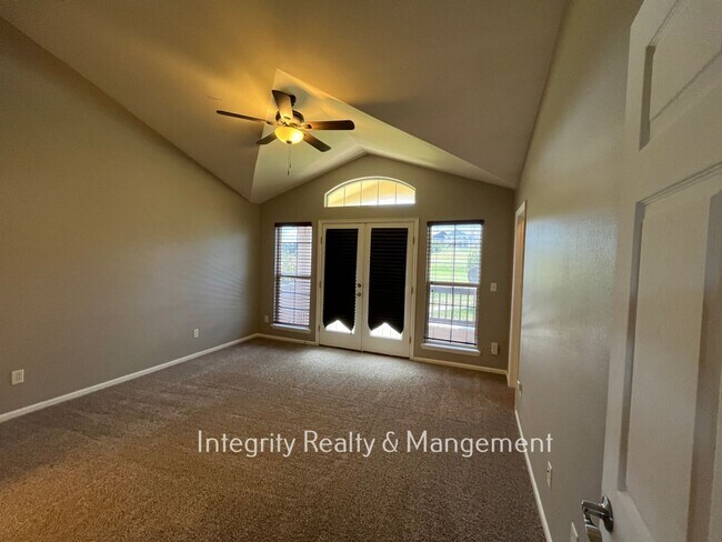 Building Photo - 1496 Royal Troon Dr
