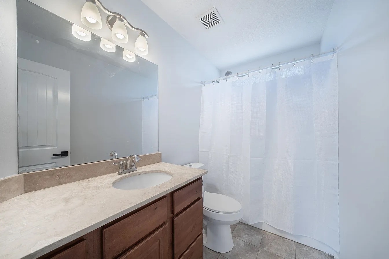 Building Photo - 14011 E Watson St