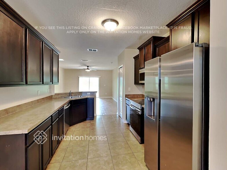Building Photo - 5848 Windsong Oak Dr