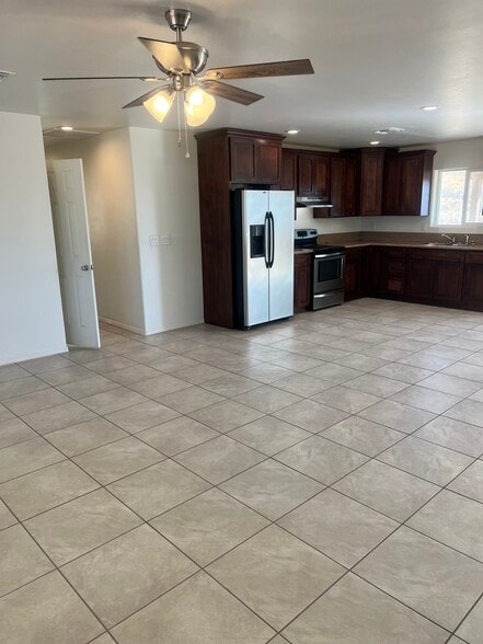 Building Photo - 1176 Menta Ct