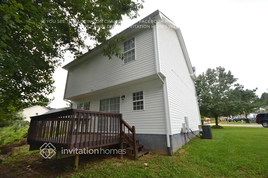 Building Photo - 2326 Lomax Ct SE