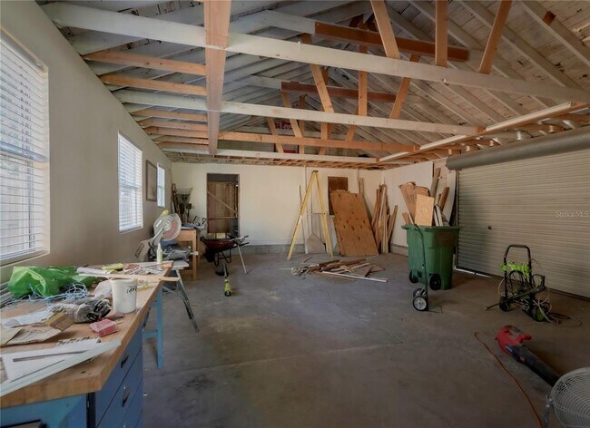 Building Photo - 1420 Alhambra Way S