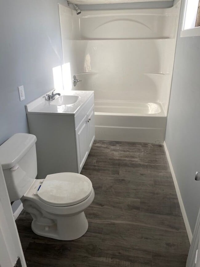 Building Photo - Charming 5 BD/3 BA down the street from Kelley and Luddy!