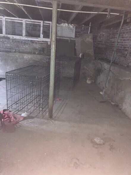 Building Photo - 1628 E Grand Ave