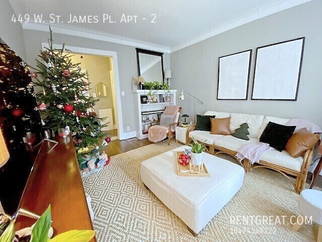 Building Photo - 449 W St James Pl