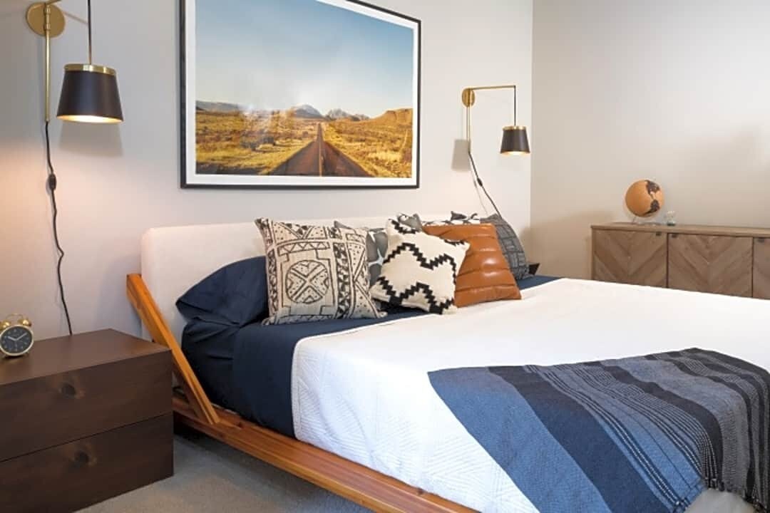 Building Photo - 330 W Las Colinas Blvd.