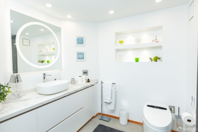 Building Photo - 1800 Washington St