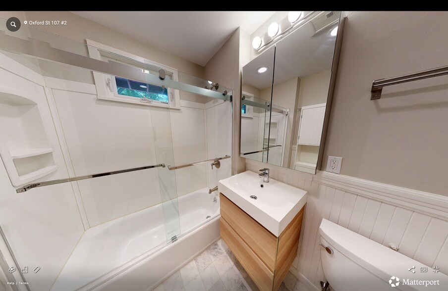 Building Photo - 107 Oxford St