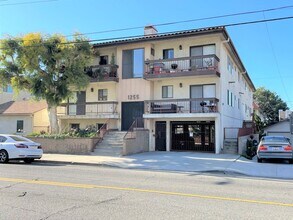 Building Photo - 11