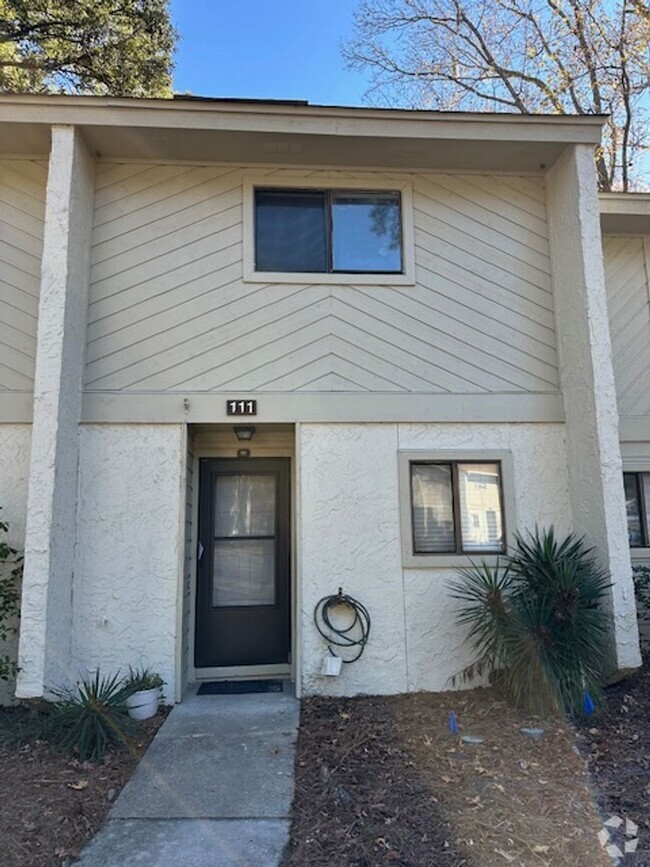 Building Photo - Hilton Head Island - Woodlake - Unit 111