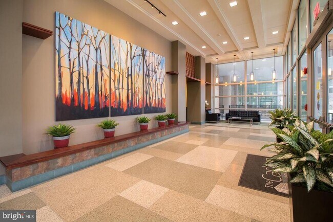 Building Photo - 4600 S Four Mile Run Dr