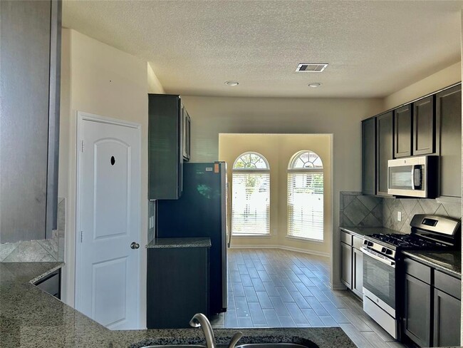Building Photo - 5222 Windy Plantation Dr