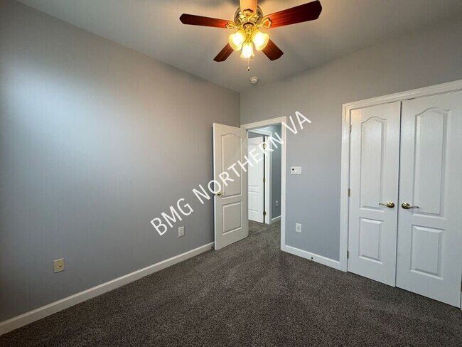 Building Photo - 10673 General Kirkland Dr