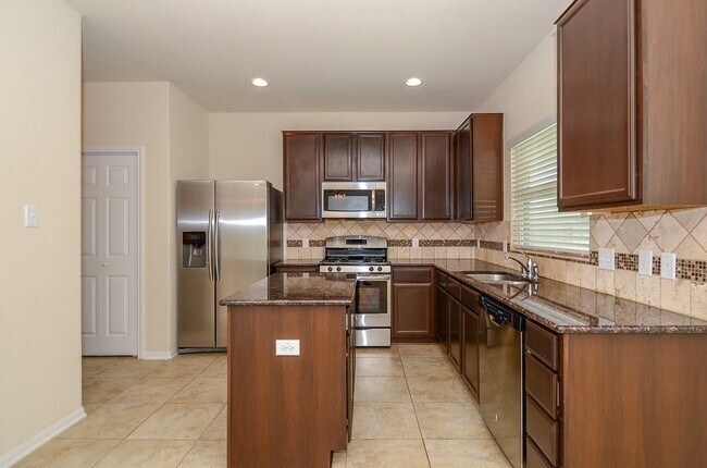 Building Photo - 14935 Vinegrove Falls Ct