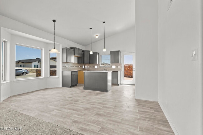 Building Photo - 1060 Summer Rain St