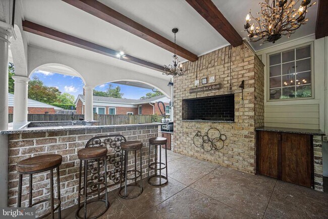 Building Photo - 9715 Singleton Dr